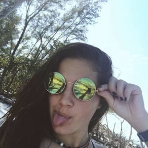 Meet your Posher, Madison